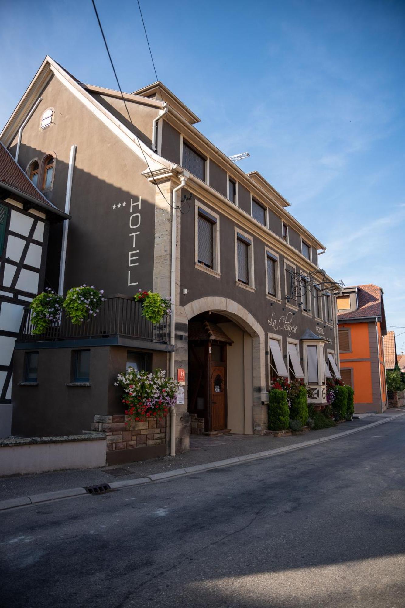 Hôtel Restaurant La Charrue Sand Exterior foto